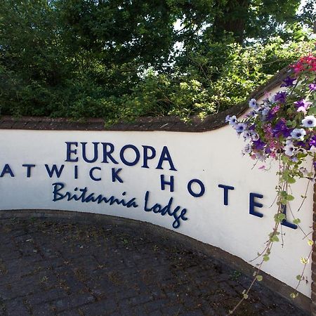 Europa Gatwick Hotel & Spa Crawley  Buitenkant foto