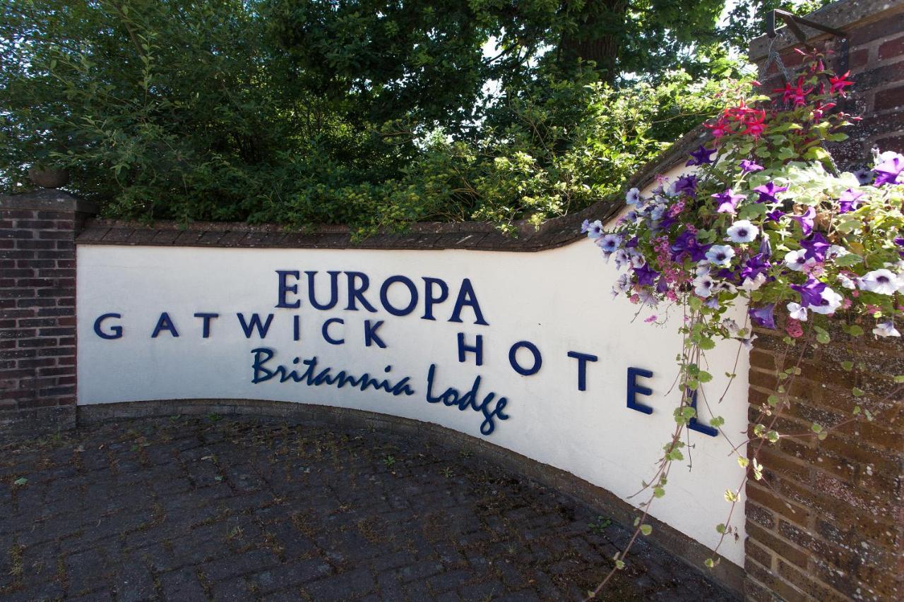 Europa Gatwick Hotel & Spa Crawley  Buitenkant foto